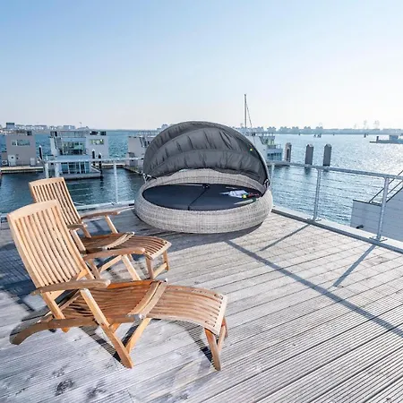 Ferienhaus Schwimmendes Haus 10 Grad Ost Olpenitz